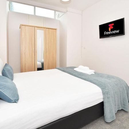 Wistaston House By Yourstays 5 Double Bedrooms And 2 Bathrooms, Great For Groups! Book Now! Крю Екстер'єр фото