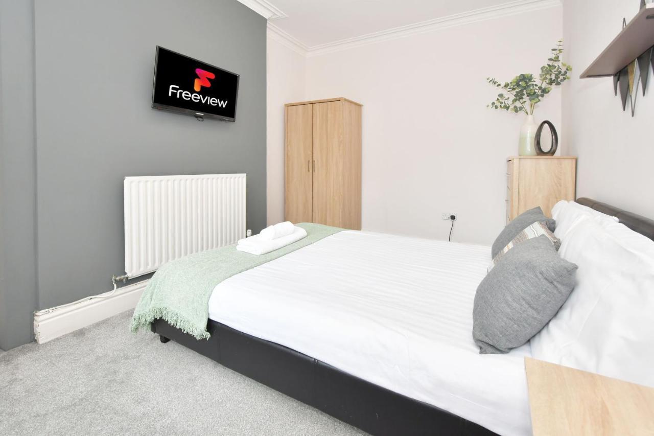 Wistaston House By Yourstays 5 Double Bedrooms And 2 Bathrooms, Great For Groups! Book Now! Крю Екстер'єр фото