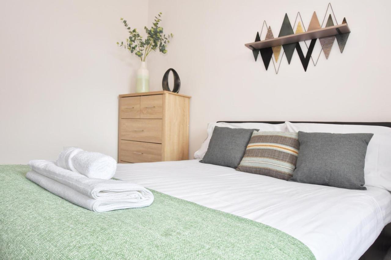Wistaston House By Yourstays 5 Double Bedrooms And 2 Bathrooms, Great For Groups! Book Now! Крю Екстер'єр фото
