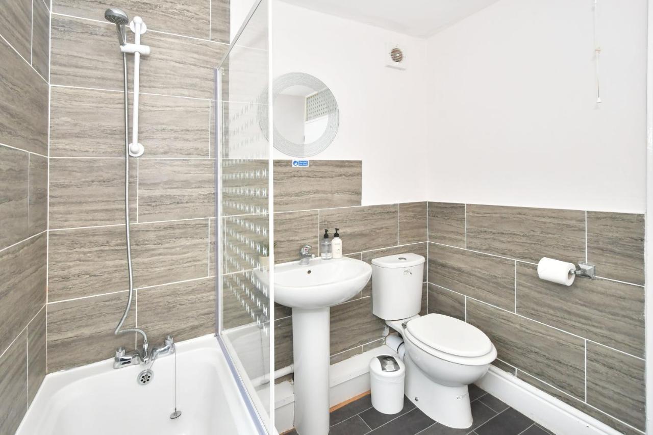Wistaston House By Yourstays 5 Double Bedrooms And 2 Bathrooms, Great For Groups! Book Now! Крю Екстер'єр фото