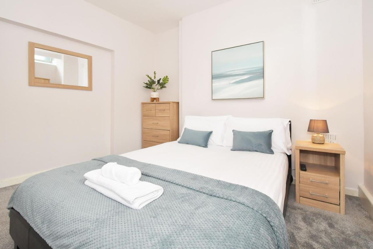 Wistaston House By Yourstays 5 Double Bedrooms And 2 Bathrooms, Great For Groups! Book Now! Крю Екстер'єр фото