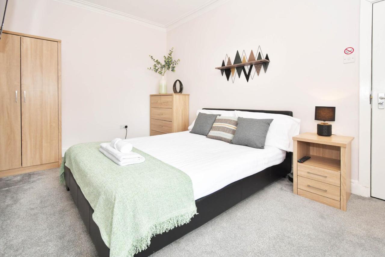 Wistaston House By Yourstays 5 Double Bedrooms And 2 Bathrooms, Great For Groups! Book Now! Крю Екстер'єр фото