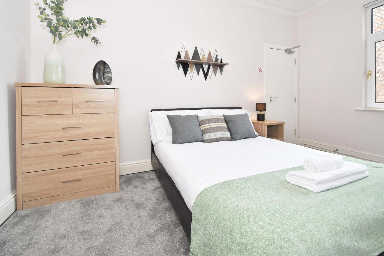 Wistaston House By Yourstays 5 Double Bedrooms And 2 Bathrooms, Great For Groups! Book Now! Крю Екстер'єр фото